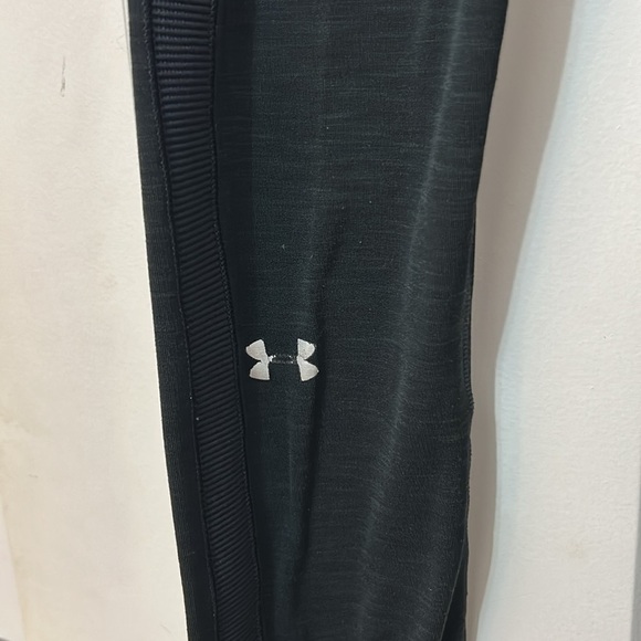 Under Armour compression cold gear Leggings size XS inseam 25“ - Picture 3 of 6